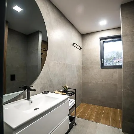 Arheya 4 Apart / архея 4 апартамент за гости Karlovo